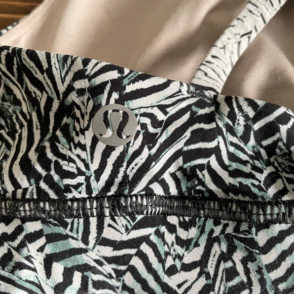 Lululemon • Energy Sports Bra • Size 6 - Picture 7 of 7